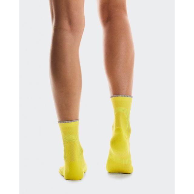 On ���� Elite Run Sock Mid1 U Lime 2UF10432347 ��˥��å��� ���˥󥰥��å��� ���꡼�� ��� ���å� �ߥå� ������������ ����֤��� Ĺ��Υ��� �̵��� �ۼ�®�� DryTec �ɥ饤�ƥå� �尵���������ݡ��� �졼�� �ȥ졼�˥� �ƥ���� �ޥ饽��