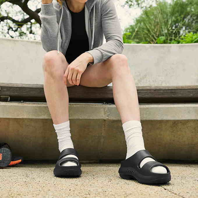 OOFOS ե ꥫХ꡼ OOyea Black ֥å  ׷ۼ å  ݡĥ  ǥ ˥å ˥ ޥ饽 襬 ݡ ӡ ӡ 饤