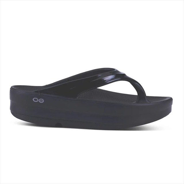 OOFOS �����ե��� �ꥫ�Х꡼������� OOmega Black ���� �׷�ۼ� ���å���� ����������� ���ݡ��ĥ������ ��� ��ǥ����� ��˥��å��� ���˥� �ޥ饽�� �襬 ���ݡ��� �ӡ����� �ӡ���������� �ե�åץե��å� ɡ�� �ȥ󥰥������