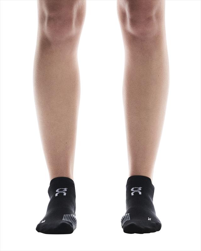 On ���� Performance Run Sock Low U Black/Eclipse 2UF10060106 ��˥��å��� ���˥󥰥��å��� �ѥե����ޥ� ��� ���å� ���� �Ρ����硼 ����֤��� ���å���� �̵��� �ۼ�®�� �ɥ饤 �尵���������ݡ��� �졼�� �ȥ졼�˥� �ޥ饽��