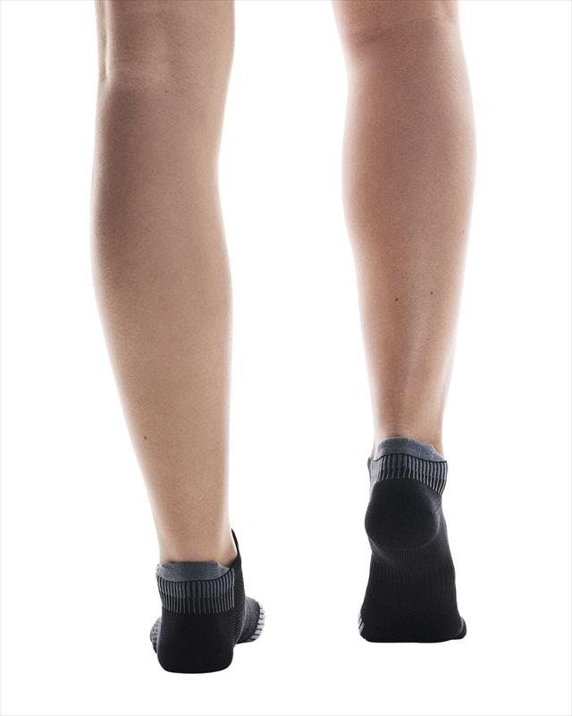 On ���� Performance Run Sock Low U Black/Eclipse 2UF10060106 ��˥��å��� ���˥󥰥��å��� �ѥե����ޥ� ��� ���å� ���� �Ρ����硼 ����֤��� ���å���� �̵��� �ۼ�®�� �ɥ饤 �尵���������ݡ��� �졼�� �ȥ졼�˥� �ޥ饽��