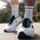 Compressport ����ץ쥹�ݡ��� ���˥󥰥��å��� Pro Racing Socks v4.0 Run High XU00046B0013 WHITE/BLACK �ץ� �졼���󥰥��å��� V4.0 ��� �ϥ� �ߥ˥��롼 �ޥ饽�� ������ ���˥� �ȥ쥤����˥� �ȥ��� ���������ݡ��� �̵��� ���å����