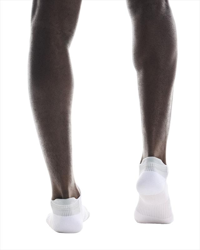 On ���� Performance Run Sock Low U White/Glacier 2UF10060813 ��˥��å��� ���˥󥰥��å��� �ѥե����ޥ� ��� ���å� ���� �Ρ����硼 ����֤��� ���å���� �̵��� �ۼ�®�� �ɥ饤 �尵���������ݡ��� �졼�� �ȥ졼�˥� �ޥ饽��