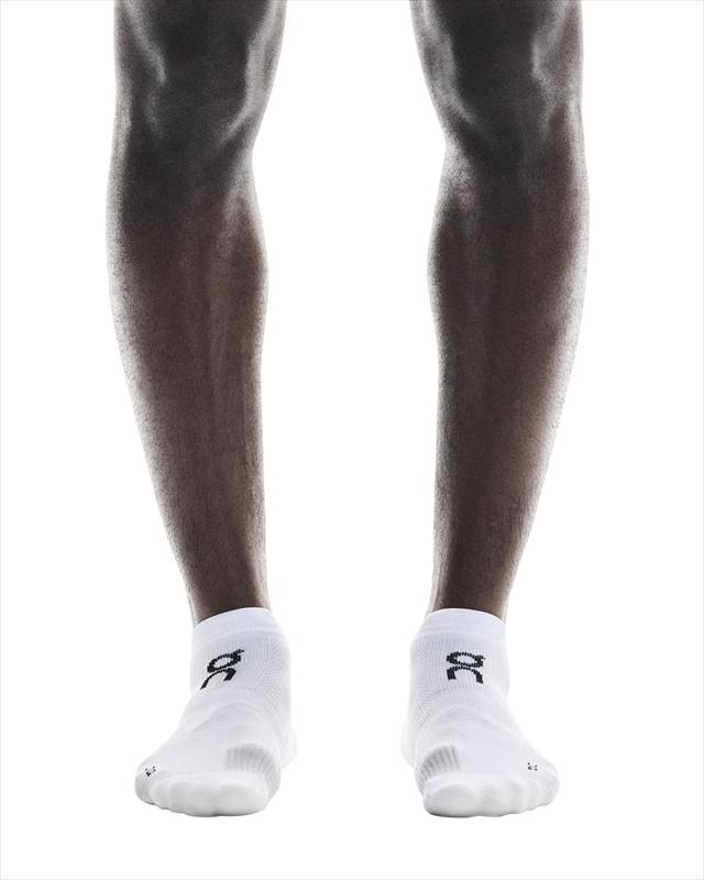 On ���� Performance Run Sock Low U White/Glacier 2UF10060813 ��˥��å��� ���˥󥰥��å��� �ѥե����ޥ� ��� ���å� ���� �Ρ����硼 ����֤��� ���å���� �̵��� �ۼ�®�� �ɥ饤 �尵���������ݡ��� �졼�� �ȥ졼�˥� �ޥ饽��