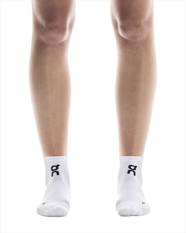 On ���� Core Run Sock Mid 2P U White 2UF10070069 ��˥��å��� ���˥󥰥��å��� ���� ��� ���å� �ߥå� 2­�� 2­���å� ������������ ����֤��� ���å���� �̵��� �ۼ�®�� �ɥ饤 �尵���������ݡ��� �졼�� �ȥ졼�˥� �ޥ饽��