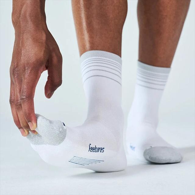Feetures �ե������㡼�� Elite Light Cushion Reflevtive Mini Crew WhiteFlash ���˥󥰥��å��� ���꡼�� �饤�ȥ��å���� ��ե쥯�ƥ��� �ߥ˥��롼 �Ƶ�ȿ�� �ʥ��ȥ�� ���� ­΢���ݡ��� �ȥ쥤����˥� �ȥ��� �ޥ饽�� �ɥ饤
