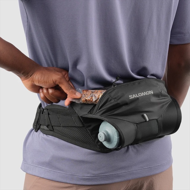 SALOMON ������� �������ȥХå� CROSS BELT 1 BOTTLE LC2379700 BLACK �ȥ쥤����˥� �������٥�� �������ȥݡ��� ���˥󥰥٥�� �ȥ��� �ȥ쥤�� �����ȥɥ� �ϥ����� �л� ���Ф� �ȥ�å���