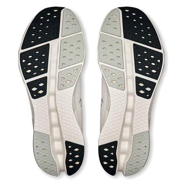 On ���� ���˥󥰥��塼�� Cloudsurfer 2 Wide M Ivory/Ivory 3MF31023334��� ���饦�ɥ����ե���2 �磻�� ���� ���å���� ������ ��󥷥塼 ���ˡ����� ���祮�� �ޥ饽�� ���������� ������桼�� ���� �ȥ졼�˥� Ĺ��Υ ���ե� ��������
