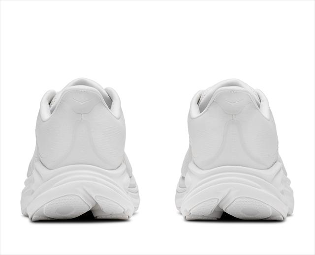 HOKA �ۥ� M CLIFTON 11 1176572 WHITE/WHITE ��� ����եȥ�11 ��D ���� ���˥󥰥��塼�� �ޥ饽�� ���祮�� ������ ��󥷥塼 ���ˡ����� �� ���å���� ���������� ���� �ڤ� �������� Φ��