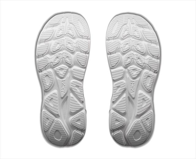 HOKA �ۥ� M CLIFTON 11 1176572 WHITE/WHITE ��� ����եȥ�11 ��D ���� ���˥󥰥��塼�� �ޥ饽�� ���祮�� ������ ��󥷥塼 ���ˡ����� �� ���å���� ���������� ���� �ڤ� �������� Φ��