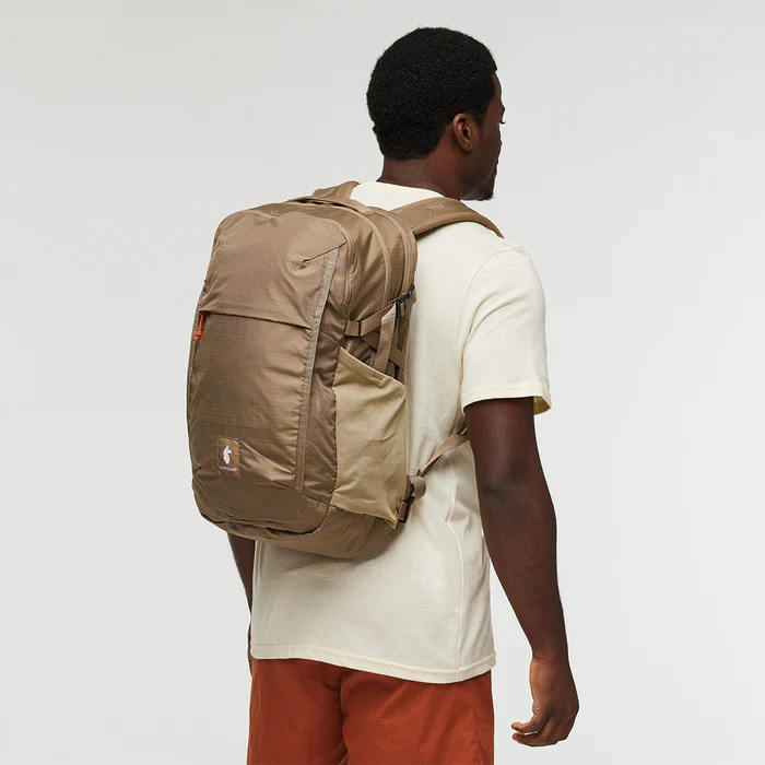 cotopaxi ���ȥѥ��� �Хå��ѥå� MENTE 32L DAYPACK CADA DIA Cinder ���� 32��åȥ� �����ǥ��� ���å����å� �ǥ��ѥå� ���å� ������� ���襤�� �л� �����ȥɥ� ι�� ������ �ʥ����� ���ƥ� �����奢��