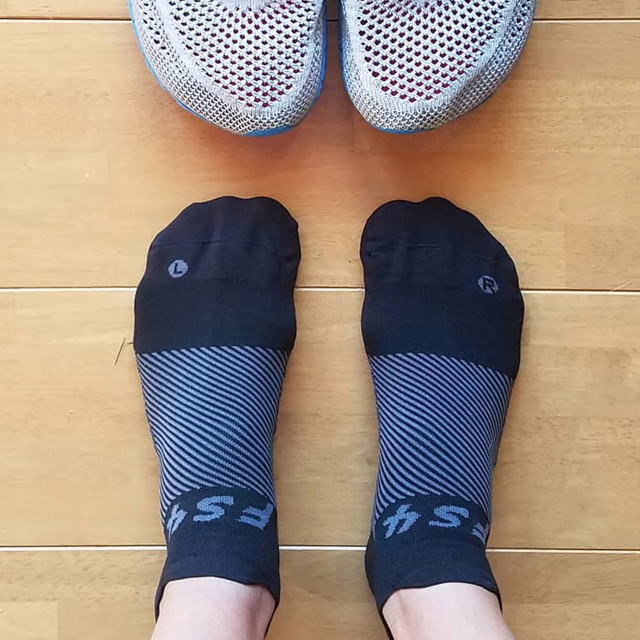 OS1st ���������ե������� FS4 Plantar Fasciitis Socks No Show ���˥󥰥��å��� �ץ�󥿡��ե��������ƥ������å��� �Ρ����硼 ���尵 ­����쥵�ݡ��� 4�ʳ��尵 ���ѵ����ޥ������ե����С� �ɽ� �饤�ȥ��å���� �ɥ饤 �ȥ쥤����˥� �ȥ��� �ޥ饽��