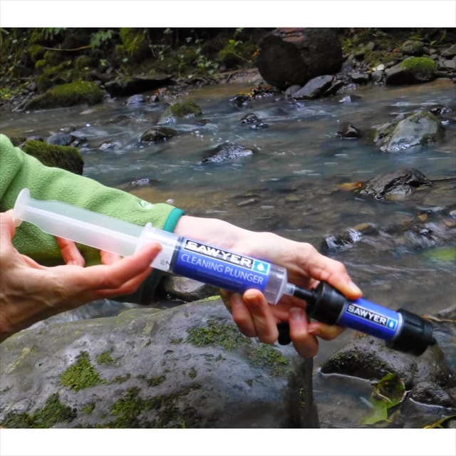 SAWYER �����䡼 �ޥ����������������ե��륿�� ���Υå� 750ml �ѥ��� SP301 MICRO SQUEEZE FILTER WITH CNOC PREMIUM 750ml POUCH 99.99999% 0.1�ߥ������б������ ������38����åȥ� �ȥ��� �ȥ쥤����˥� �л� �ȥ�å��� �ϥ����� �ɺҥ��å� ��� �п�