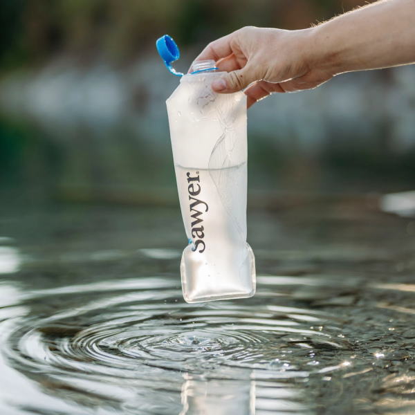 SAWYER �����䡼 �ޥ����������������ե��륿�� ���Υå� 750ml �ѥ��� SP301 MICRO SQUEEZE FILTER WITH CNOC PREMIUM 750ml POUCH 99.99999% 0.1�ߥ������б������ ������38����åȥ� �ȥ��� �ȥ쥤����˥� �л� �ȥ�å��� �ϥ����� �ɺҥ��å� ��� �п�