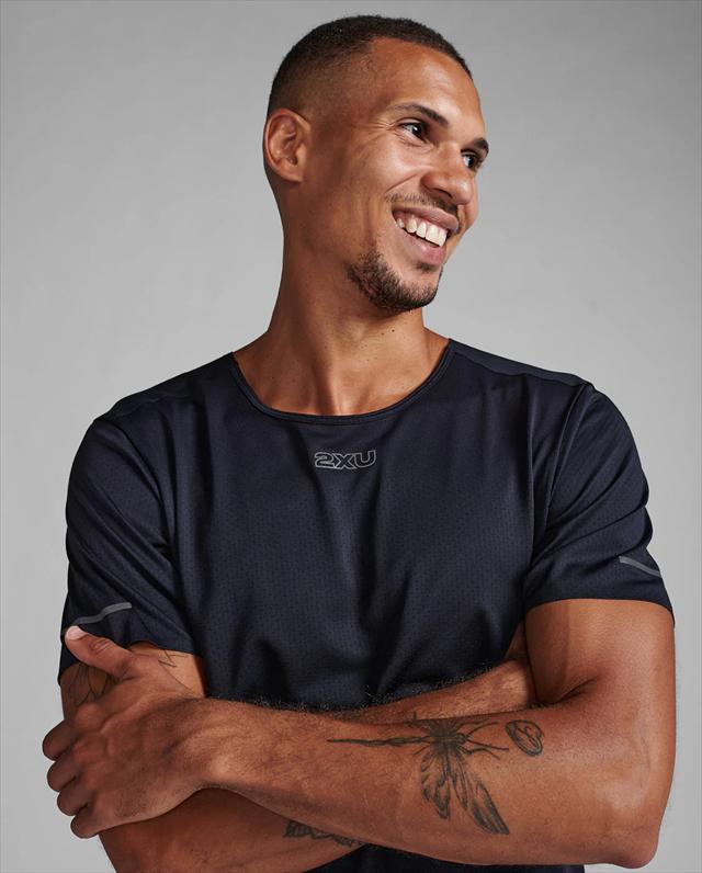 2XU �ġ������ॺ�桼 ȾµT����� 2XU Light Speed Tech Tee  MR7150A ��� BLK/BRF �饤�ȥ��ԡ��ɥƥå������ ���˥� �ޥ饽�� ���祮�� �ȥ쥤����˥� �ȥ��� �졼�� Ķ���� �۴�®�� �ۼ�ȯ�� �̵���