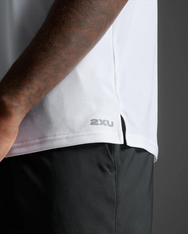 2XU �ġ������ॺ�桼 ȾµT����� 2XU Aero Mesh Tee MR7441A ��� WHT/SRF ��������å��� �ƥ��� ���˥� �ޥ饽�� ���祮�� �ȥ쥤����˥� �ȥ��� �졼�� ���� �۴�®�� �ۼ�ȯ�� �̵���