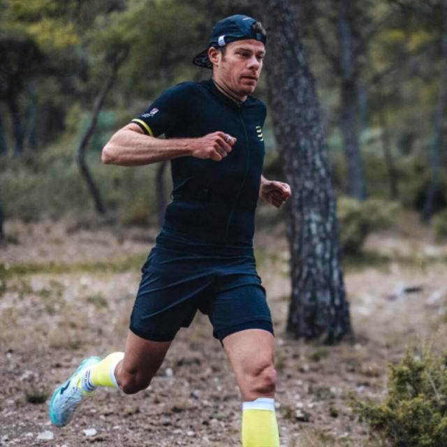 Compressport ����ץ쥹�ݡ��� Trail Postural SS Top M AM00176B BLACK/SAFE YELLOW�ȥ쥤�� �ݥ������� SS �ȥå� ��� �ե른�å�ȾµT����� ���ȥ�å� ��뿩 ������ ��ʪ��Ǽ�٥�� �۴�®�� ���˥� �ȥ쥤����˥� �ȥ��� �ޥ饽�� ���祮��