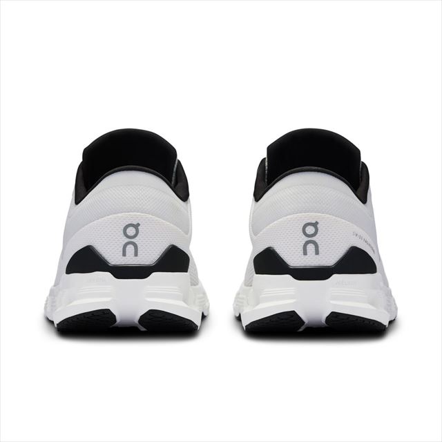 On ���� ���˥󥰥��塼�� Cloud X 4 M Ivory/Black 3ME30040791��� ���饦�ɥ��å���4 ���ˡ����� �������� ���å���� ���� �ȥ졼�˥� �ե��åȥͥ����� ���������� ������� �ޥ饽�� ���祮��