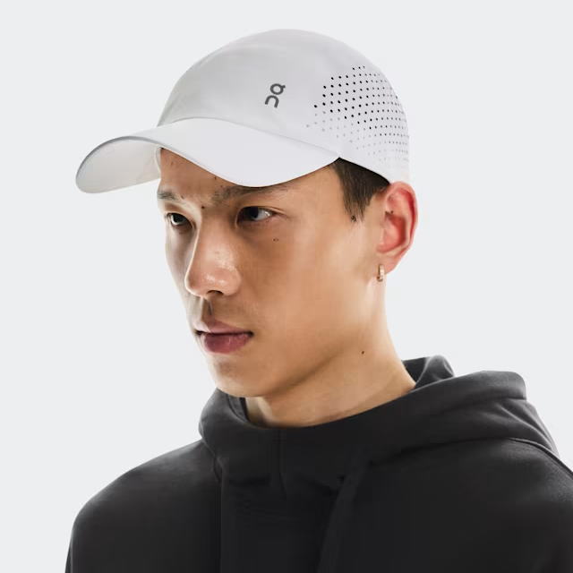 On ���� ���˥󥰥���å� Lightweight Cap U White 2UF10330069 �饤�ȥ������ȥ���å� �ȥ쥤����˥� �ȥ��� �ޥ饽�� �л� �ȥ�å��� ���祮�� �����ȥɥ� �ϥ����� ��� ��ǥ����� ��˥��å���