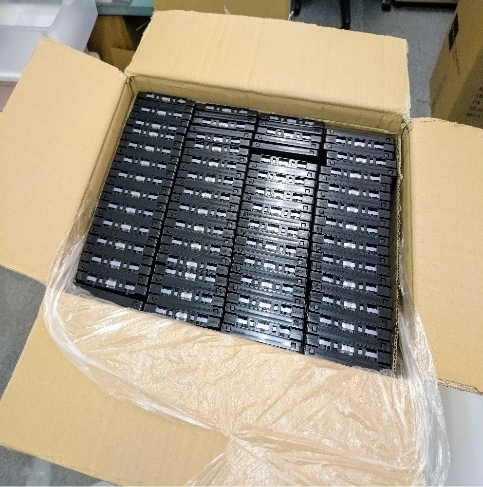 カセットテープ材料(ハーフ)_黒_丸窓_タブあり　500個セット