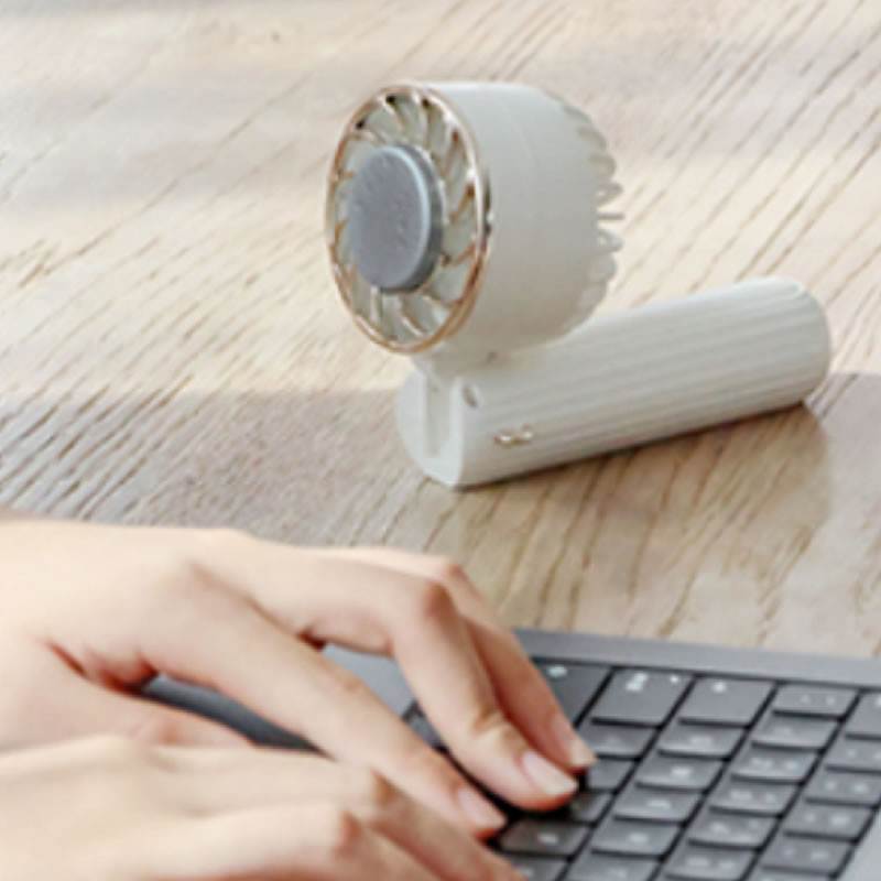 冷却プレート付きハンディファン｜3段階風量＆冷感プレートでひんやり快適・2000mAh充電式