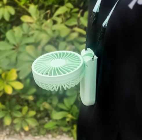 ノベルティ向けハンディファン 乾電池タイプ｜軽量77g・折りたたみ式で持ち運び便利