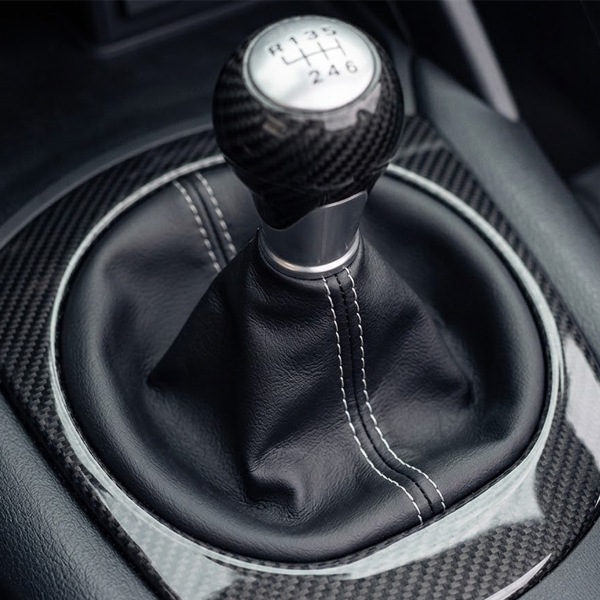 ABARTH 124 Spider �쥶�����եȥ֡���(�֥�å��ߥۥ磻�ȥ��ƥå�)