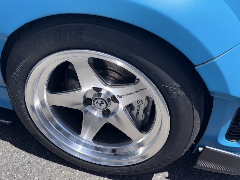 FLATOUT ABARTH500/595/695 ����ߥ٥�ϥåȥ��å� BREMBO�����ѡ���
