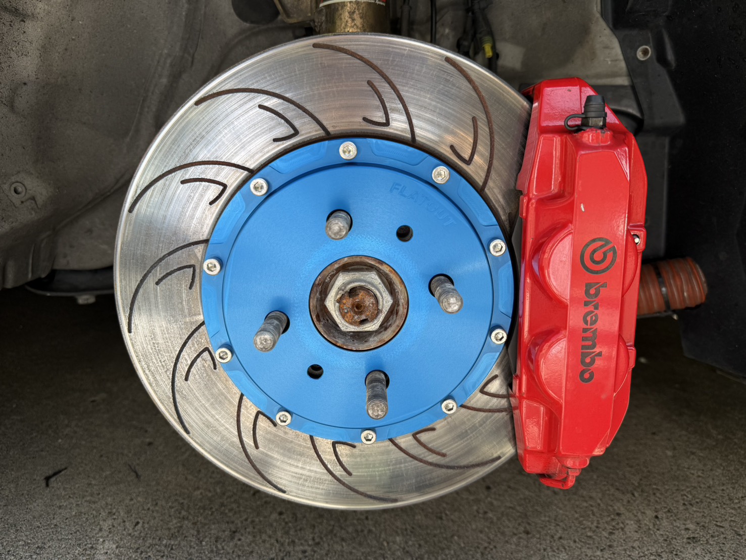 FLATOUT ABARTH500/595/695 ����ߥ٥�ϥåȥ��å� BREMBO�����ѡ���