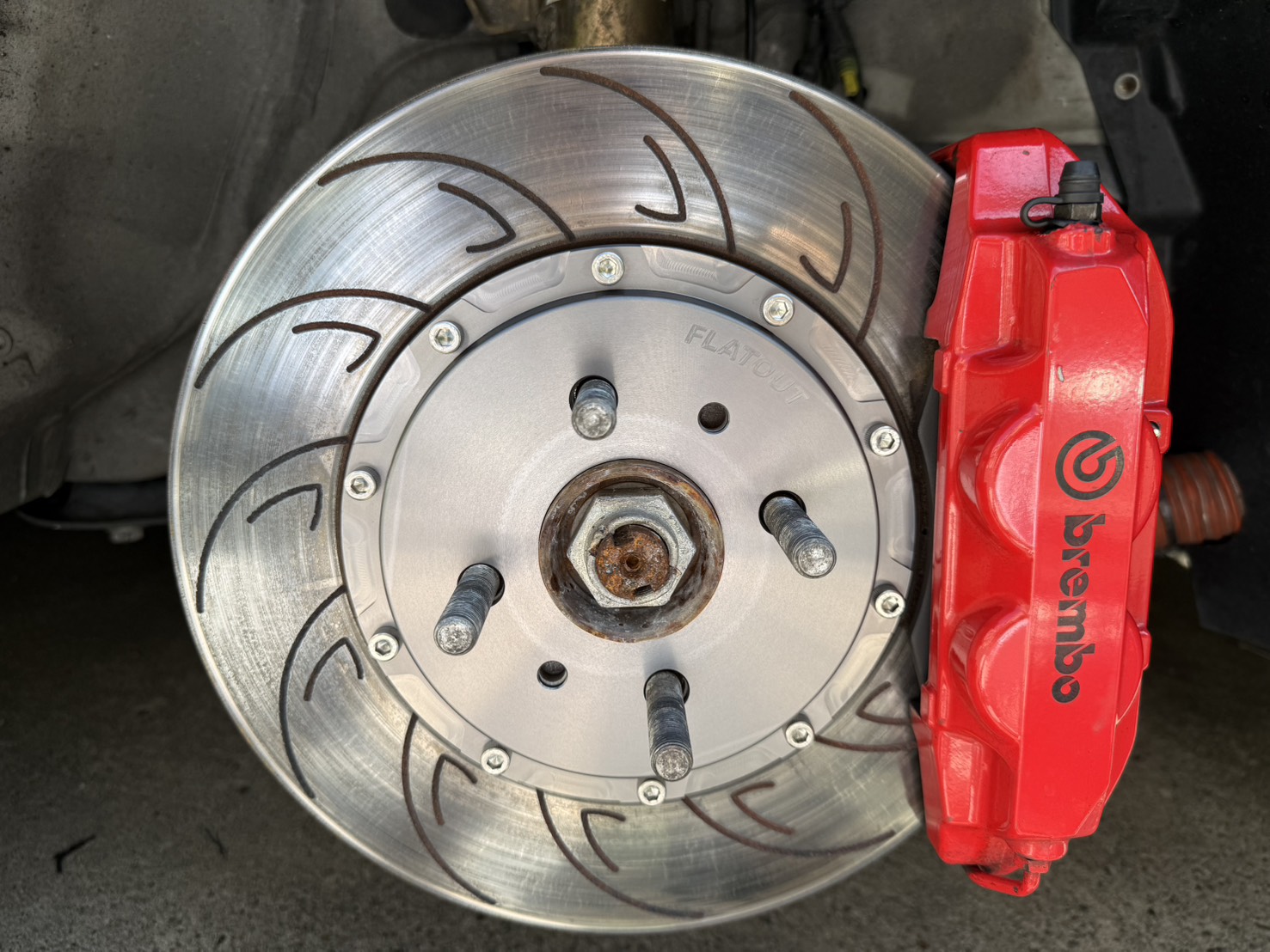 FLATOUT ABARTH500/595/695 ����ߥ٥�ϥåȥ��å� BREMBO�����ѡ���