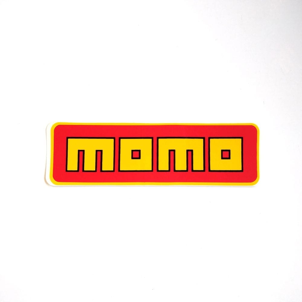 MOMO ロゴステッカー 17.3×5.2cm｜ラテン車の雑貨とパーツ通販 FLATOUT