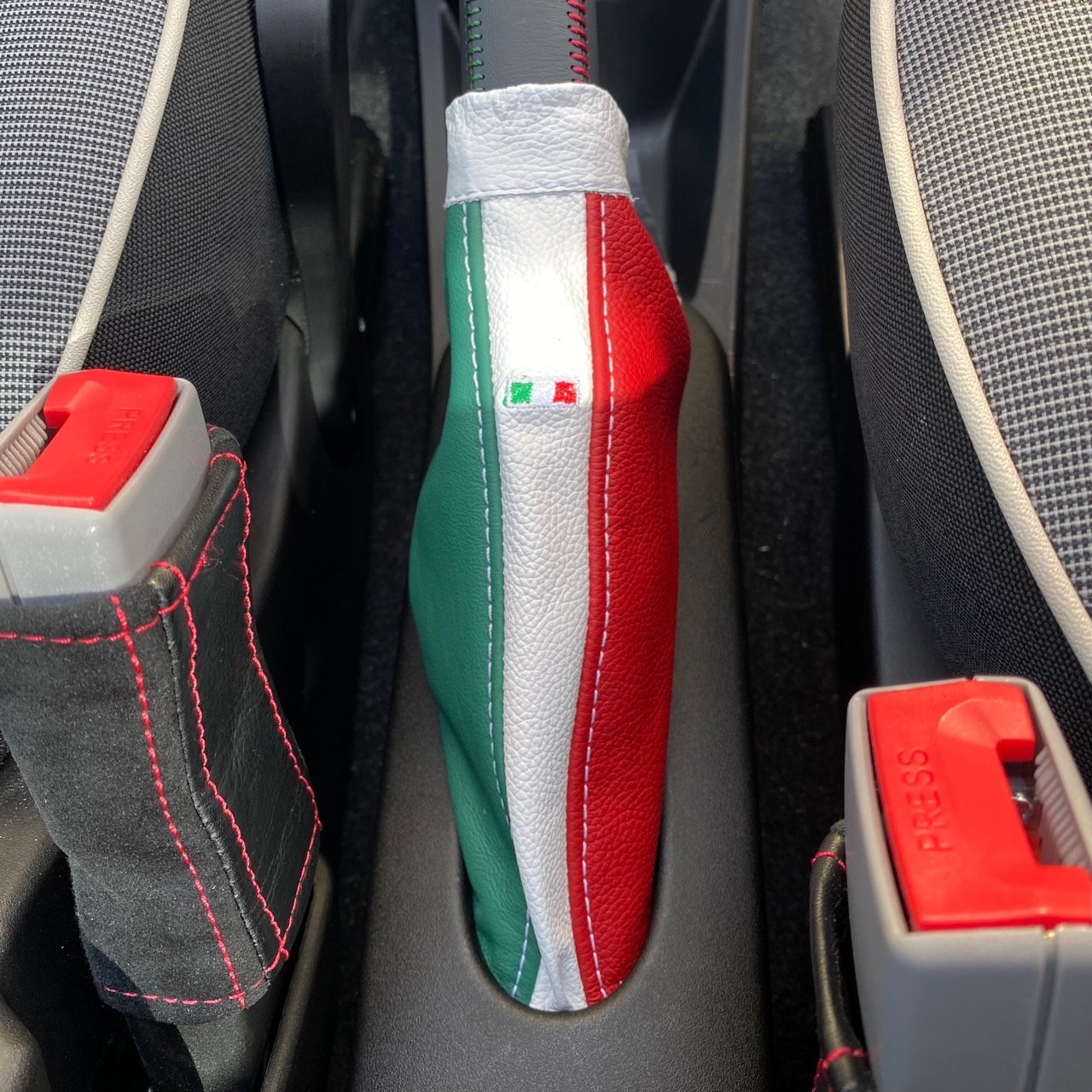 FIAT/ABARTH 500 �쥶�������ɥ֡��ġ������ꥢ�ɽ�(�����ꥢ�ȥꥳ������)