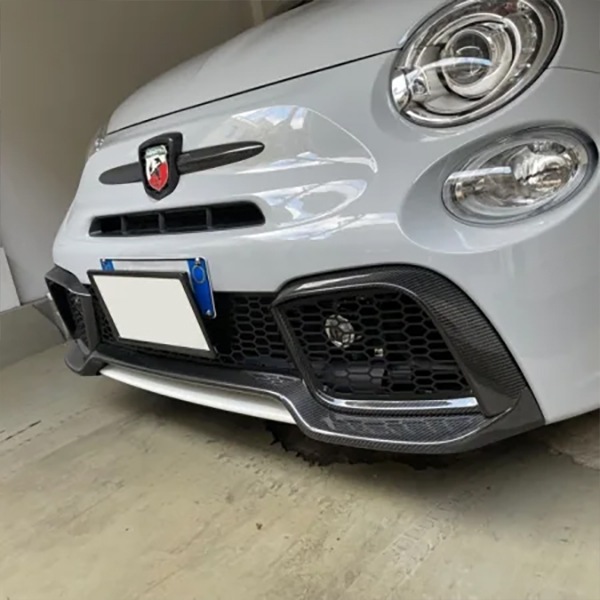 THREEHUNDRED ABARTH�� ���꡼�������˥����ܥ�ե���ȥ���륭�å�