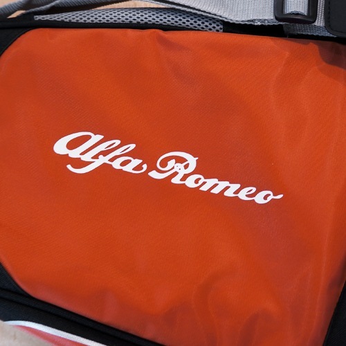 Alfa Romeo���� HEAD �ƥ˥��饱�åȥХå�