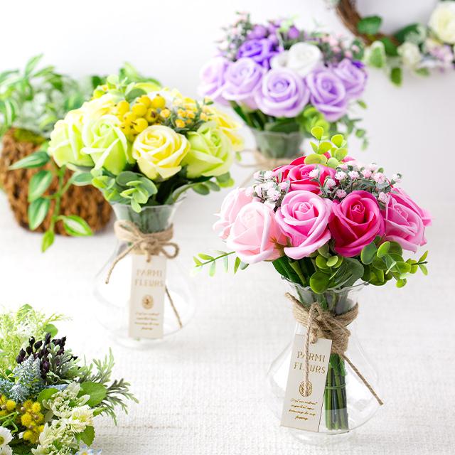 すぐに飾れる花瓶付きソープ花ブーケ