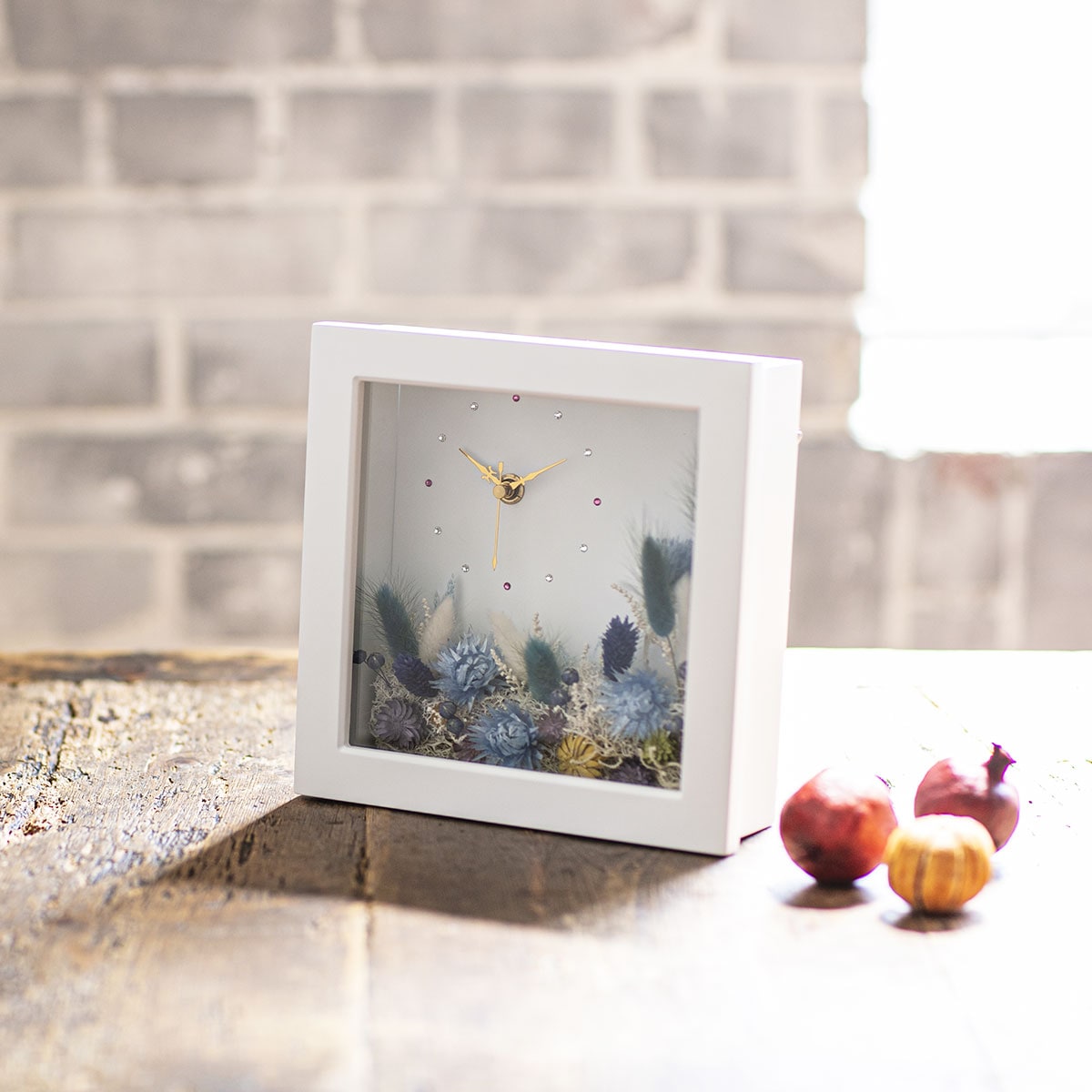 時計付プリザーブドフラワーうさぎのしっぽ