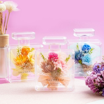 Palem 香水瓶で飾る可愛いお花ギフト