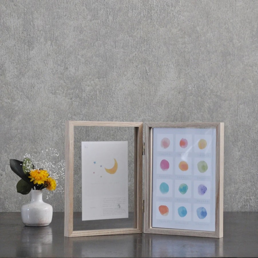 お子様の成長を記録できるナチュラルなフォトフレーム