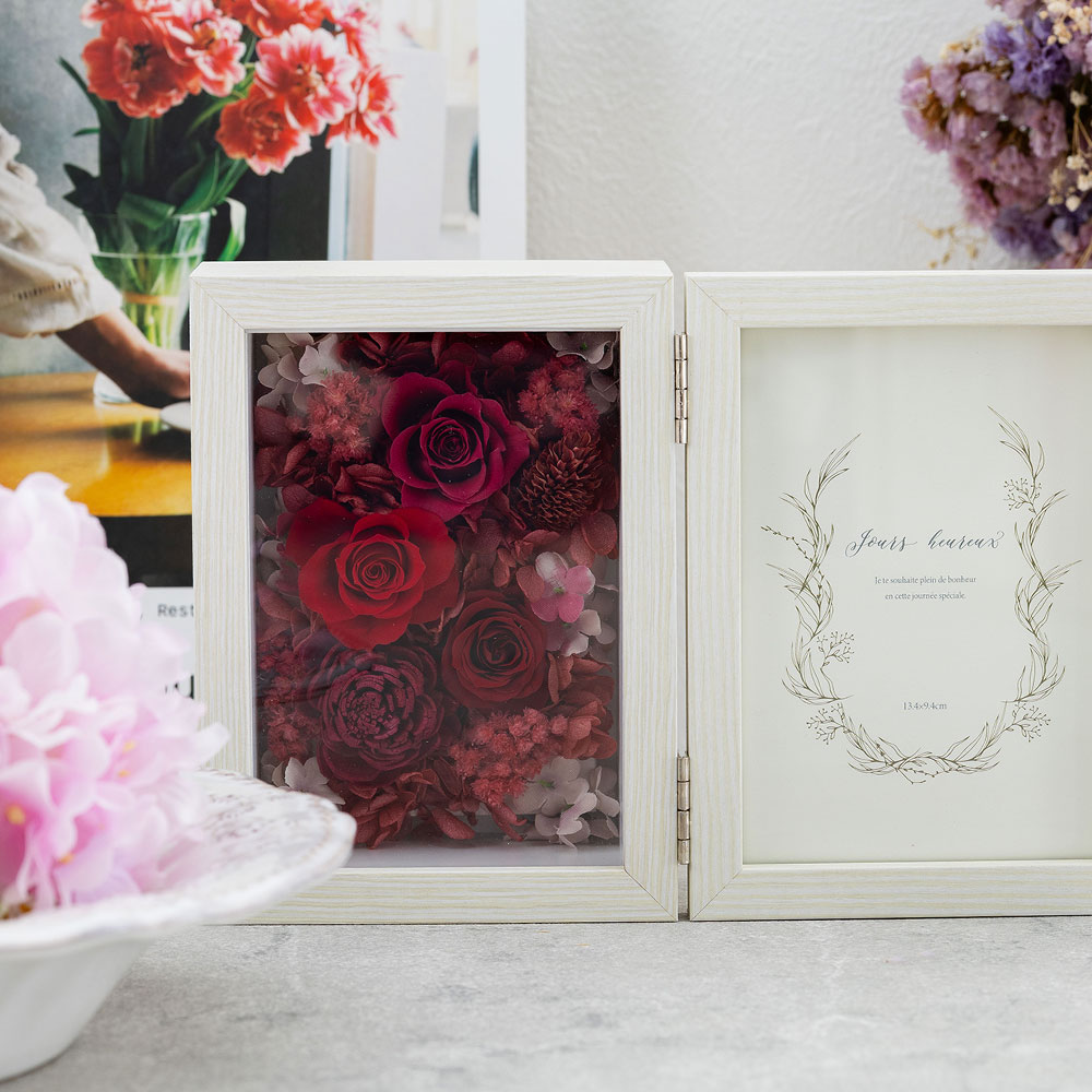 カラフルなカラーが可愛いプリザーブドフラワーのフォトフレーム