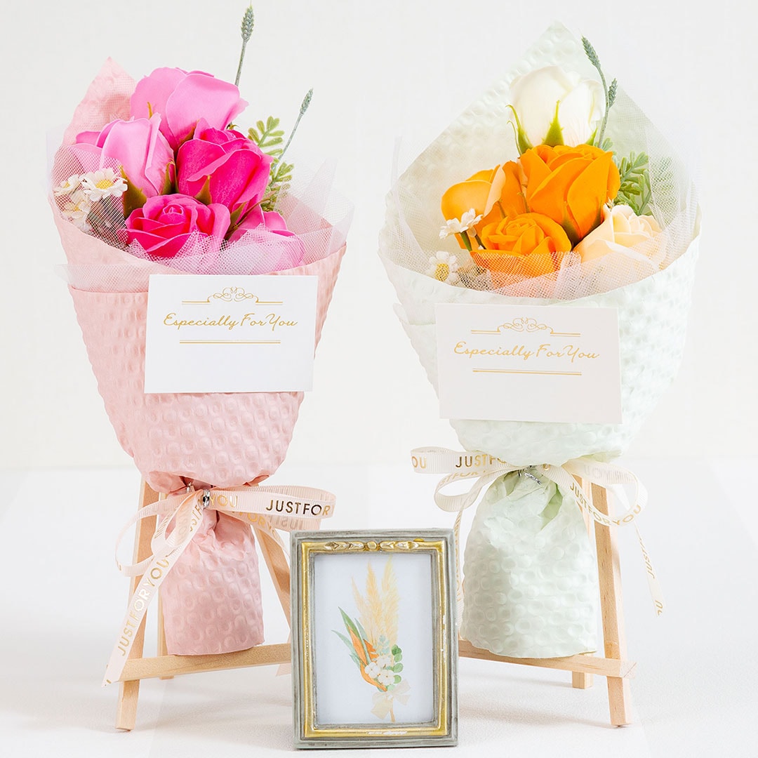 スタンドで飾るソープフラワーブーケ 木製イーゼル付