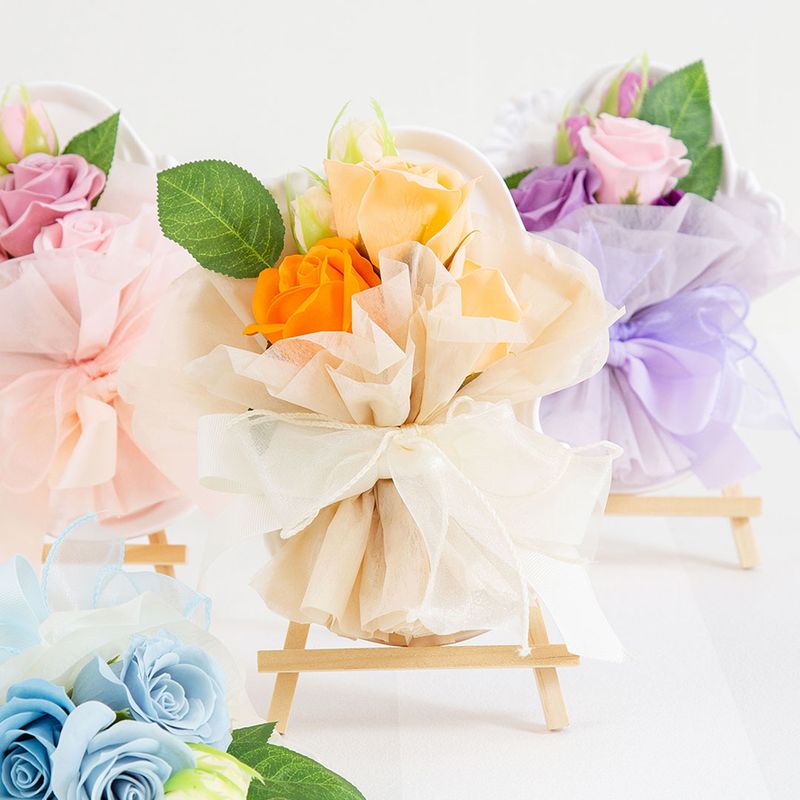 スタンドで飾るソープフラワーブーケとアロマストーン 木製イーゼル付