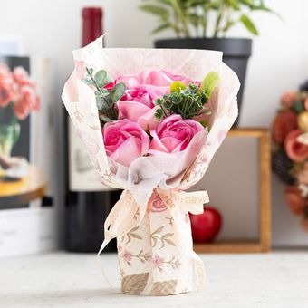 癒しのアロマバスパウダーとありがとうを伝えるグラデーションローズのソープブーケ