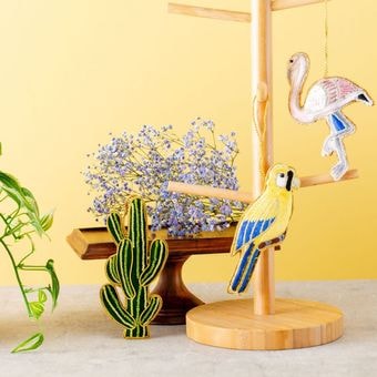 トロピカルで可愛い手刺繍チャーム【送料別：おまとめ購入におすすめ】