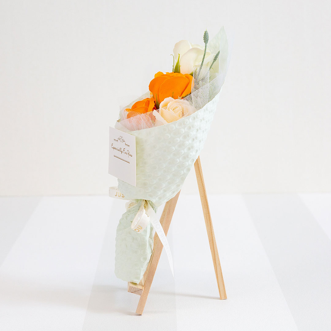 スタンドで飾るソープフラワーブーケ 木製イーゼル付