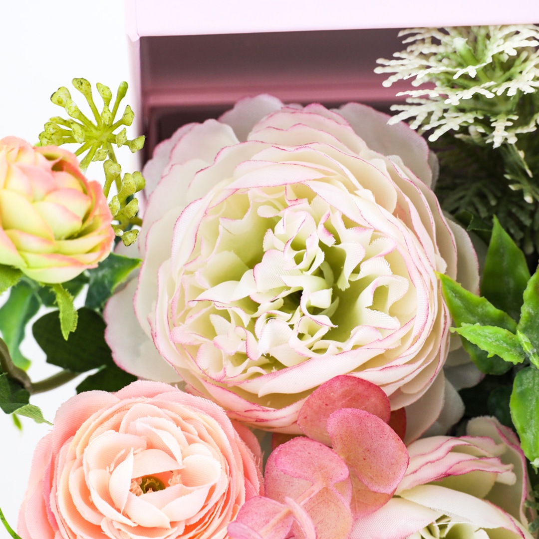 アーティフィシャルフラワー 華やかなプレゼントBOX ラナンキュラス