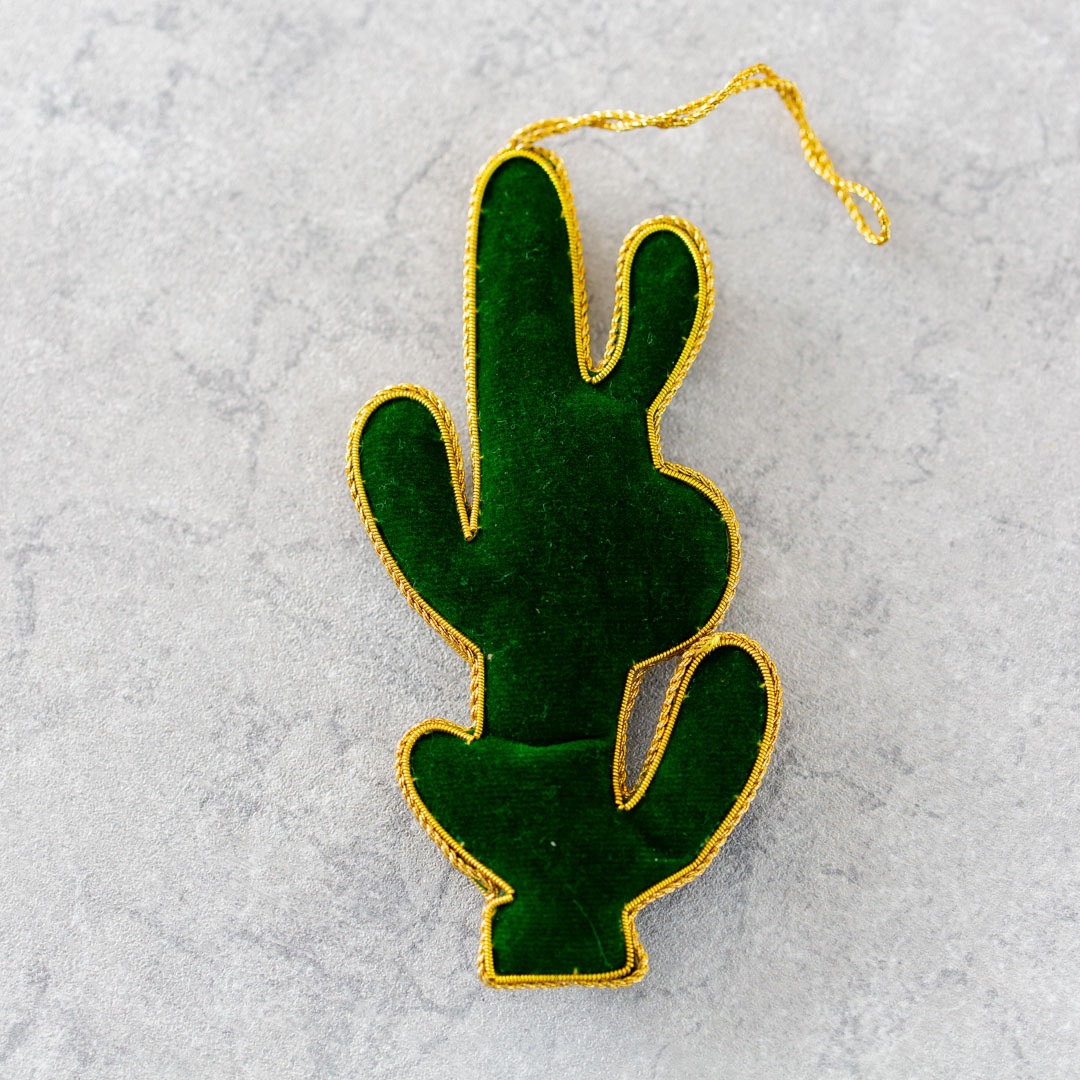 トロピカルで可愛い手刺繍チャーム【送料別：おまとめ購入におすすめ】