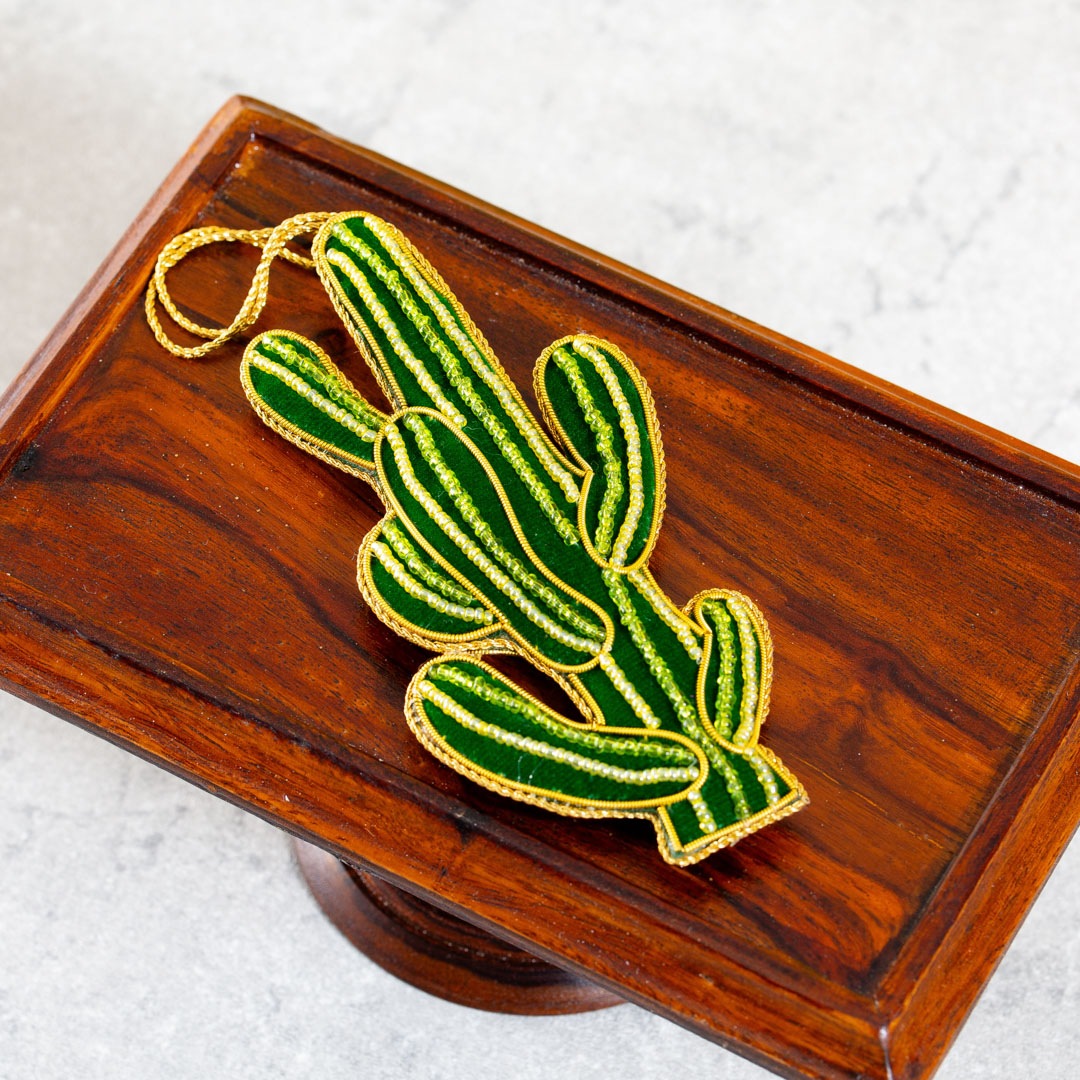 トロピカルで可愛い手刺繍チャーム【送料別：おまとめ購入におすすめ】