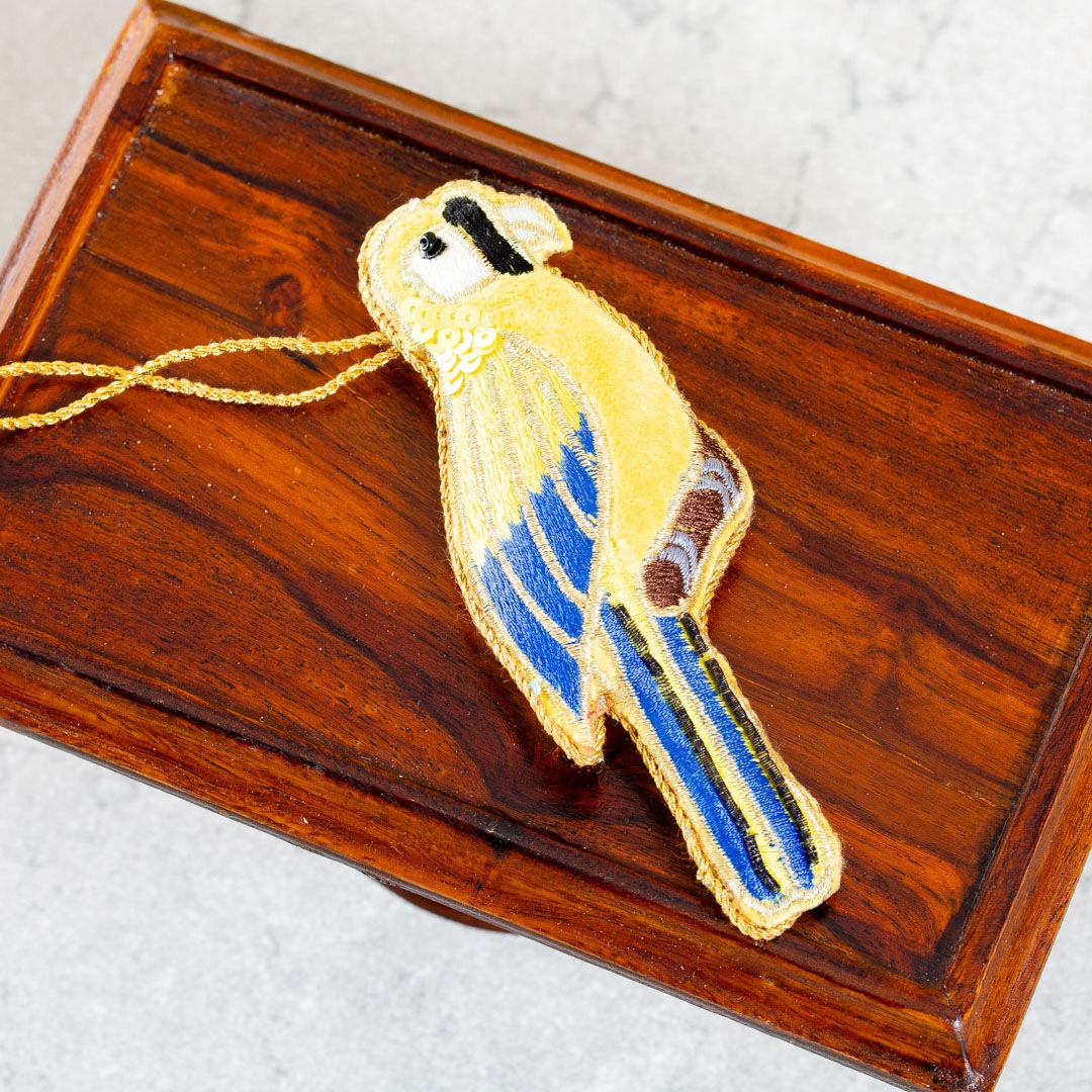 トロピカルで可愛い手刺繍チャーム【送料別：おまとめ購入におすすめ】