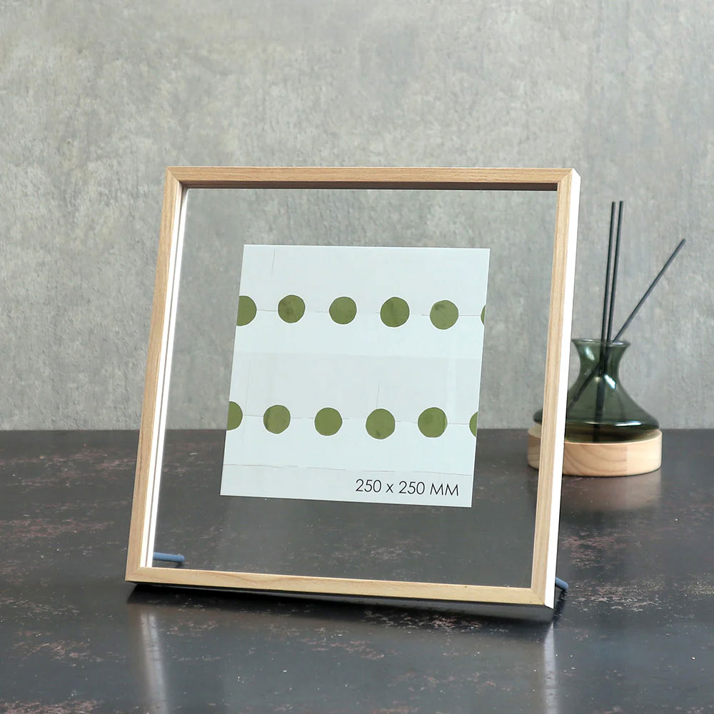 余白が写真を引き立たせる 正方形のフレーム