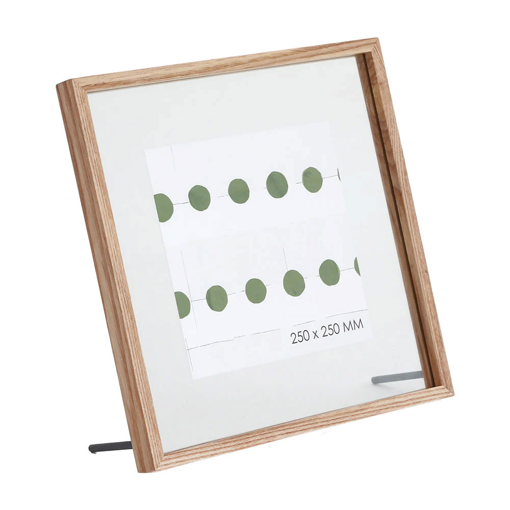 余白が写真を引き立たせる 正方形のフレーム